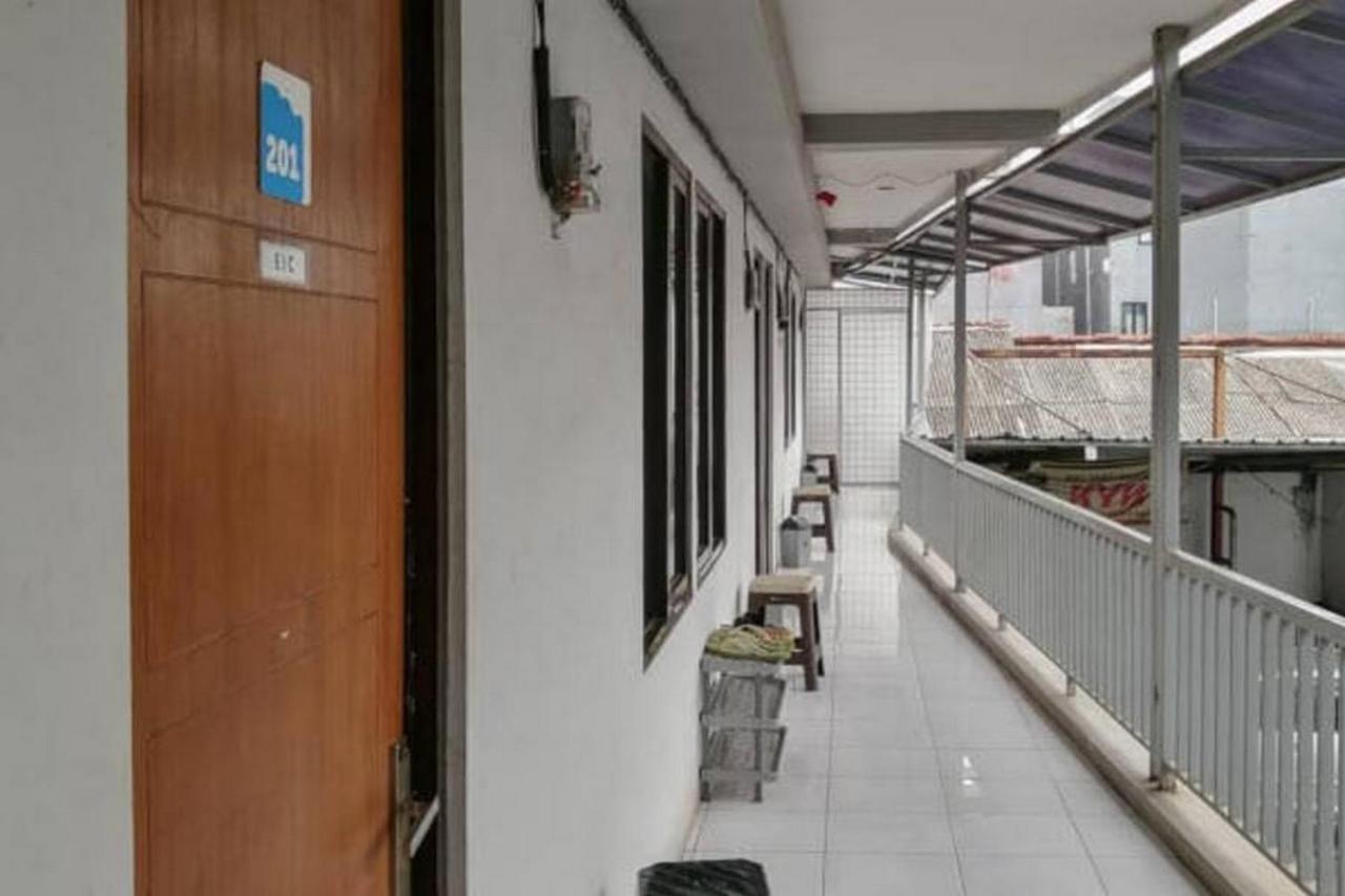 Laponca Residence Pondok Cabe Syariah Redpartner Buaran Exterior photo