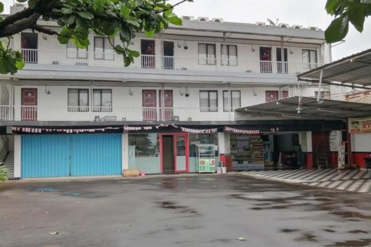 Laponca Residence Pondok Cabe Syariah Redpartner Buaran Exterior photo